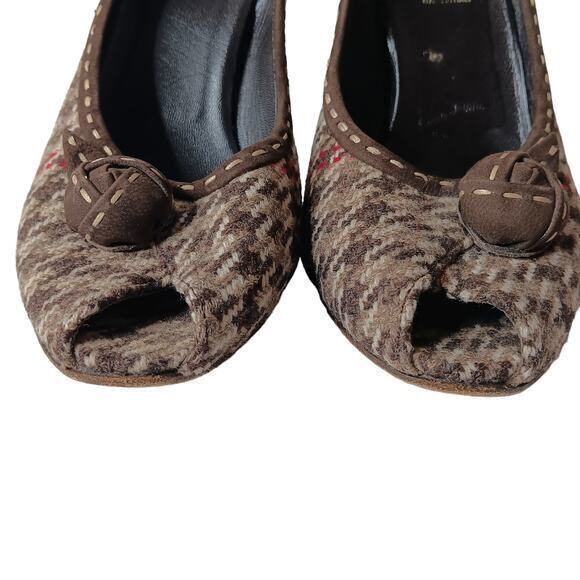 PRADA Houndstooth Fabric Heels Pumps Shoes Size 37.5 Peep Toe Brown Red Wool - Picture 11 of 11